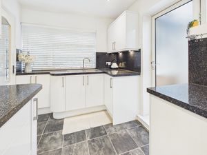 KITCHEN- click for photo gallery